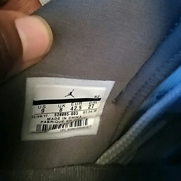 Authentic pair Jordan 11s size 9 mens cool grey - Picture 6 of 7